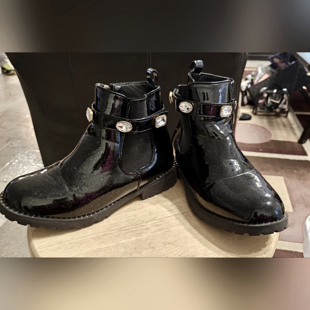 Tamarind Black ankle boots